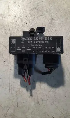 Volkswagen Golf IV Coolant fan relay 1J0919506K 898972000