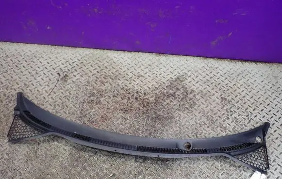 Peugeot 207 CC Wiper trim 