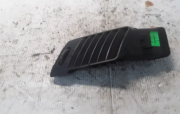 Mercedes-Benz Sprinter W901 W902 W903 W904 Dash center air vent grill A9068300254