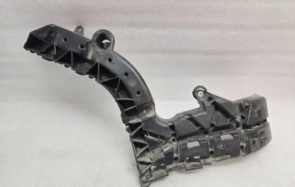 Volvo V60 Rear bumper mounting bracket 32390713