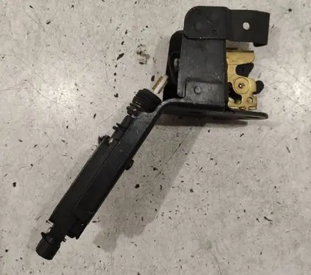 Citroen C5 Tailgate window lock/catch/latch PZ08B01Y