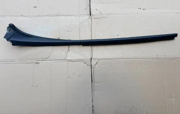 Renault Trafic III (X82) Windshield trim 727618104R