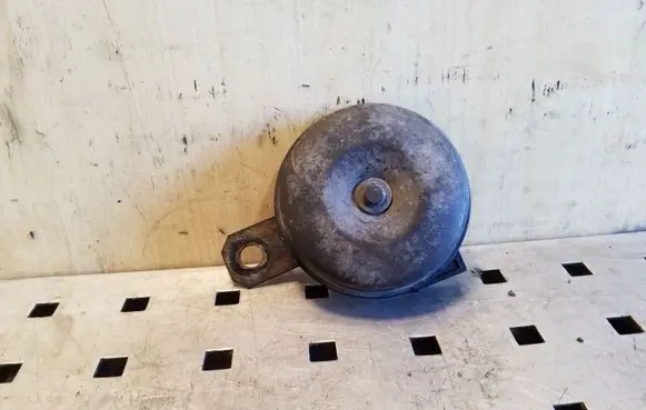 Toyota RAV 4 (XA30) Horn signal MRFL03 E13000030