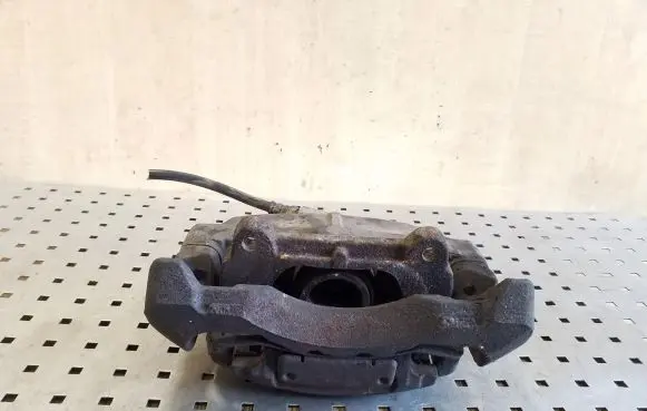 Volvo XC70 Front brake caliper