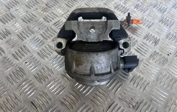 Audi A8 S8 D4 4H Engine mount bracket