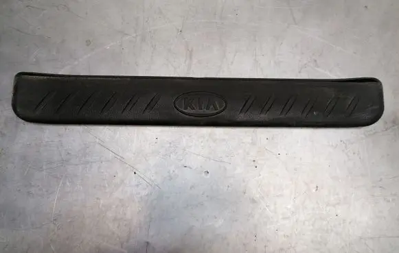 KIA Carens II Rear sill trim cover 858841D100