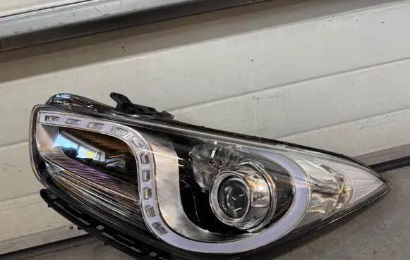 Hyundai i40 Headlight/headlamp 921013Z001