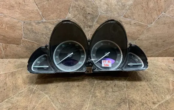 Mercedes-Benz SL R230 Speedometer (instrument cluster) A2305400023