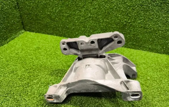Toyota Proace Engine mount bracket 4A103720 AIS19C03