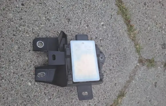 Renault Clio V Trunk lid opening control unit 284E76422R