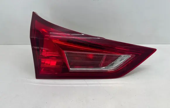 Toyota Auris E180 Tailgate rear/tail lights 02268