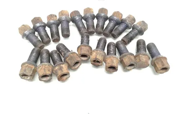 Volkswagen Golf V Nuts/bolts 