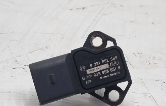 Volkswagen Golf Plus Air pressure sensor 038906051B