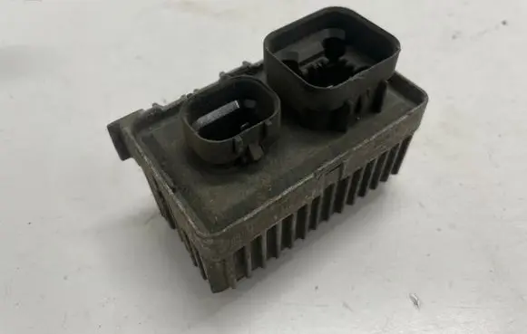 Glow plug pre-heat relay
