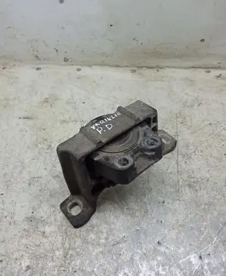 Ford Focus Engine mount bracket