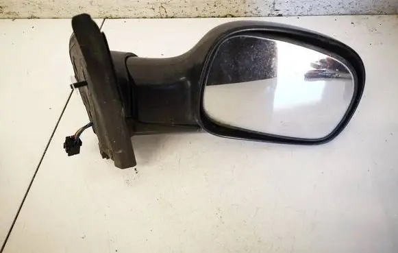 Chrysler Voyager Front door electric wing mirror 