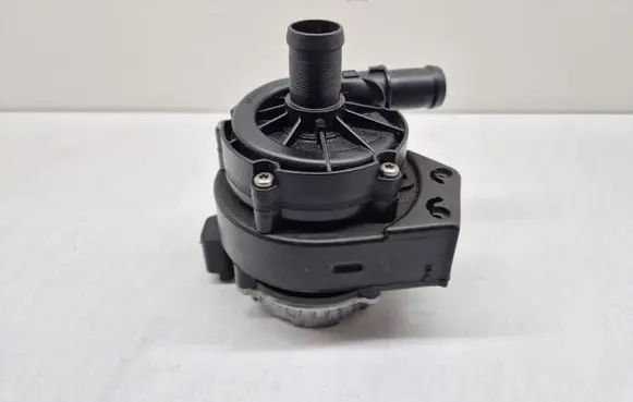 Renault Captur II Water pump 210118638R