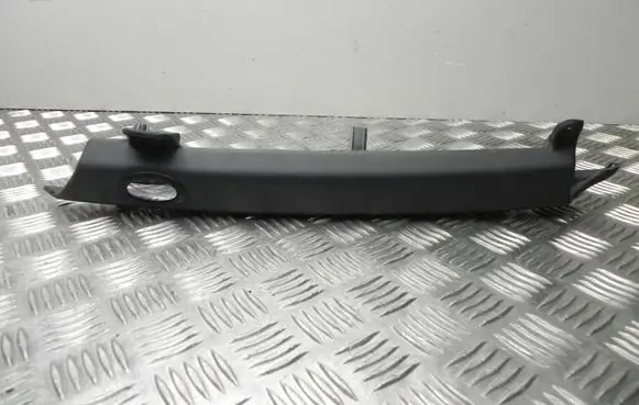 Radio/GPS head unit trim