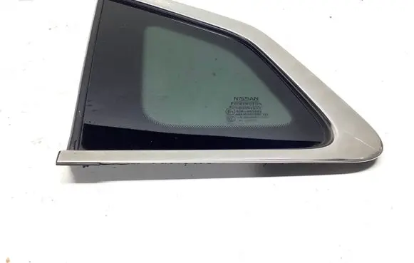 Nissan Qashqai Rear side window 833134EA0A