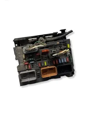 Peugeot 308 Fuse module 9675878280
