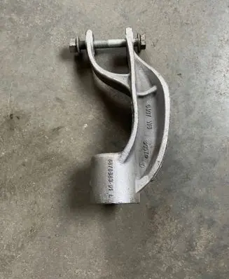 BMW X5 G05 Lower shock absorber bracket 6876683