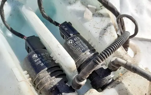 BMW 5 F10 F11 Windscreen/windshield washer pump 67126934160 6934160