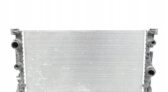 BMW 5 G30 G31 Coolant radiator 8472247