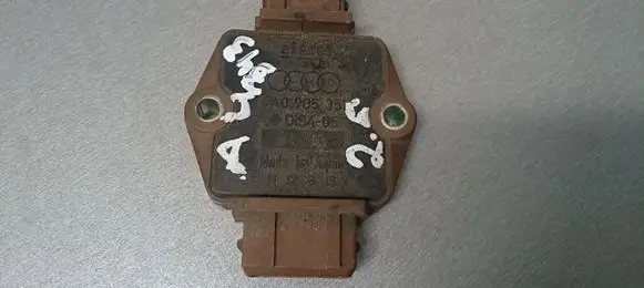 Audi A4 S4 B5 8D Ignition amplifier control unit 4A0905351