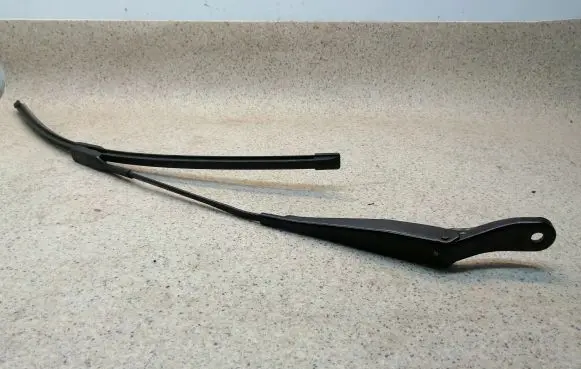 Citroen C3 Aircross Front wiper blade arm 39079979