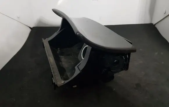 Mercedes-Benz CLS C219 Car ashtray