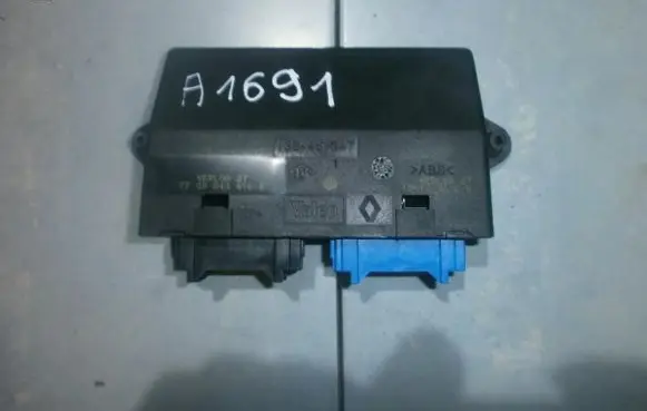 Renault Laguna I Comfort/convenience module 73846847 7700843416b