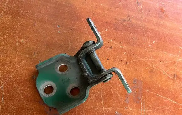 Chevrolet Matiz Front door upper hinge