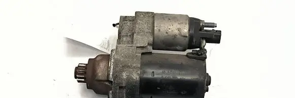 Volkswagen Golf V Starter motor 02T911023