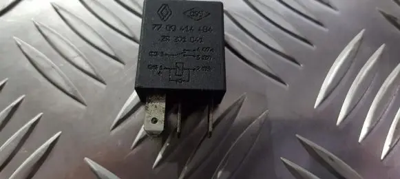 Renault Megane I Other relay 7700414484 29201041