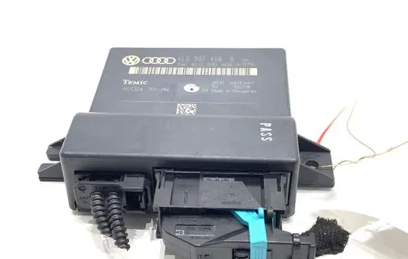 Audi Q7 4L Gateway control module 4L0907468B