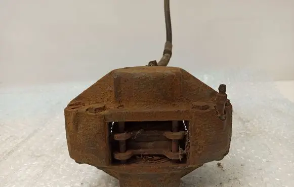 Mercedes-Benz COMPAKT W115 Front brake caliper