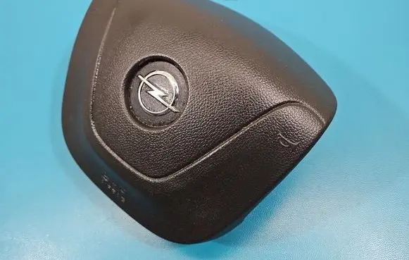 Steering wheel airbag