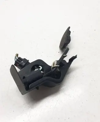 Accelerator throttle pedal