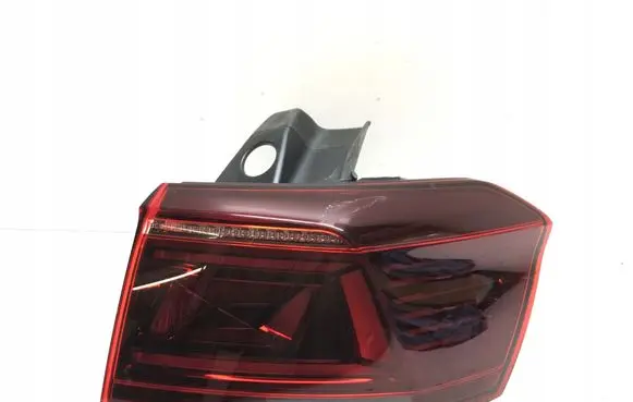 Volkswagen PASSAT B8 Rear/tail lights 3G9945208P