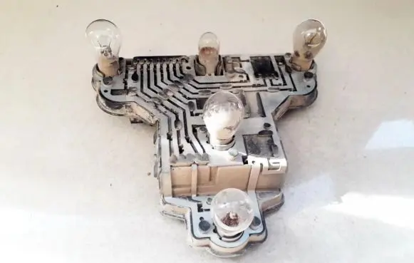 Volkswagen Golf III Tail light bulb cover holder 1H6945257