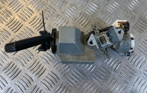 Suzuki Grand Vitara II Ignition lock 3397067J0 X1112671M 97R1010015