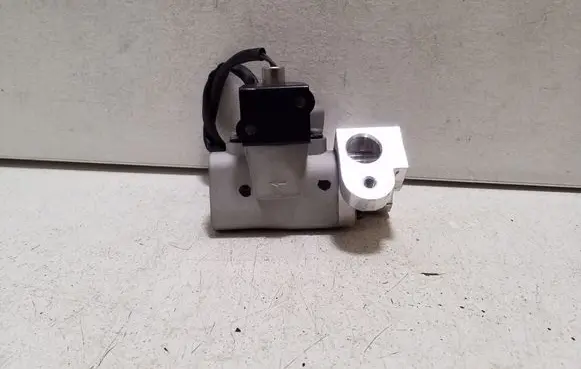 Toyota C-HR II Air conditioning (A/C) expansion valve 4433101700