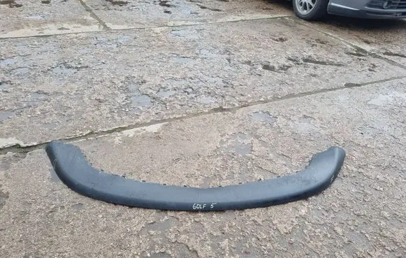 Front bumper lip