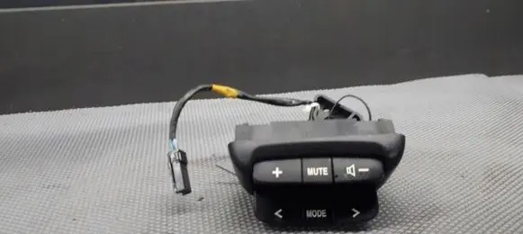 Suzuki Swift I Fog light switch 75b111