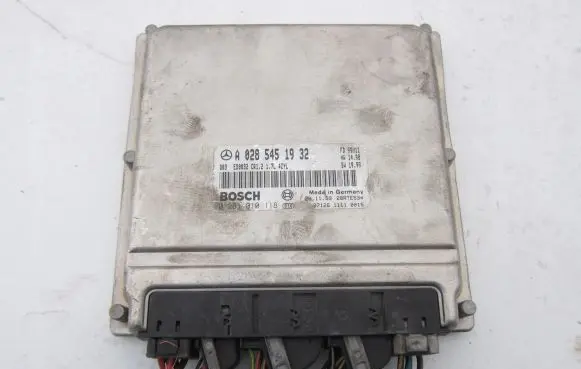 Mercedes-Benz A W169 Engine control unit/module A0285451932 0281010118