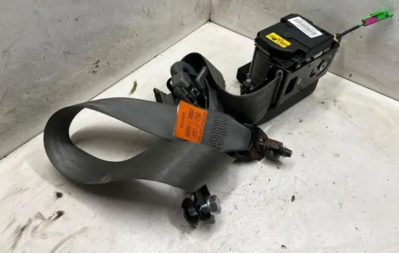Chevrolet Lacetti Front seatbelt 462178