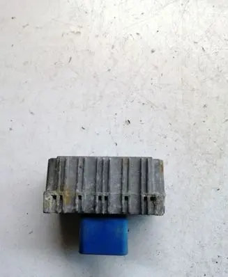 Opel Zafira B Glow plug pre-heat relay 55353011 51299014B