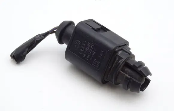 Volkswagen PASSAT B5.5 Outside/exterior temperature sensor 8Z0820535