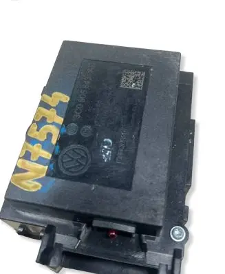 Volkswagen PASSAT B7 Ignition lock 3C0905843AD