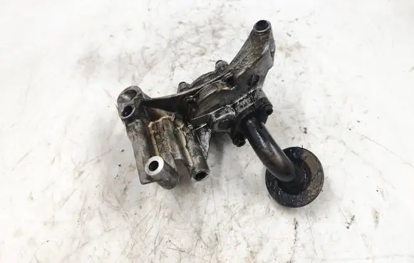 Audi A4 S4 B5 8D Oil pump 06A115105 679815552 00016498